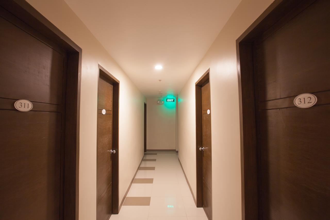 Hotel Emerald Cdo 2*
